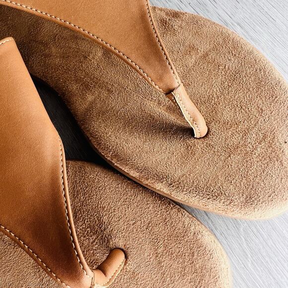 Aerosoles Brown Flat Thong Toe Sandals - Picture 3 of 6